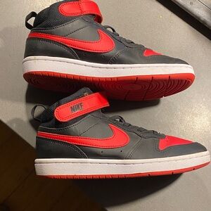 Nike Court Borough Mid 2 little kid 1.5 Y great condition